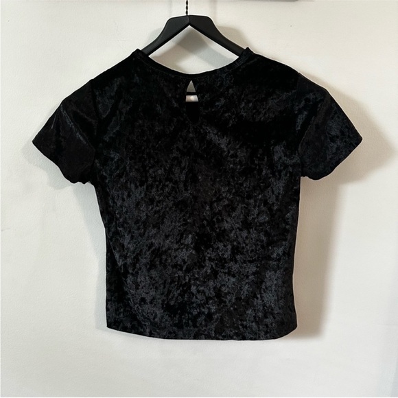 HOLLISTER EUC | Women’s Velvet Black Short Sleeved Top size Medium - Picture 5 of 7